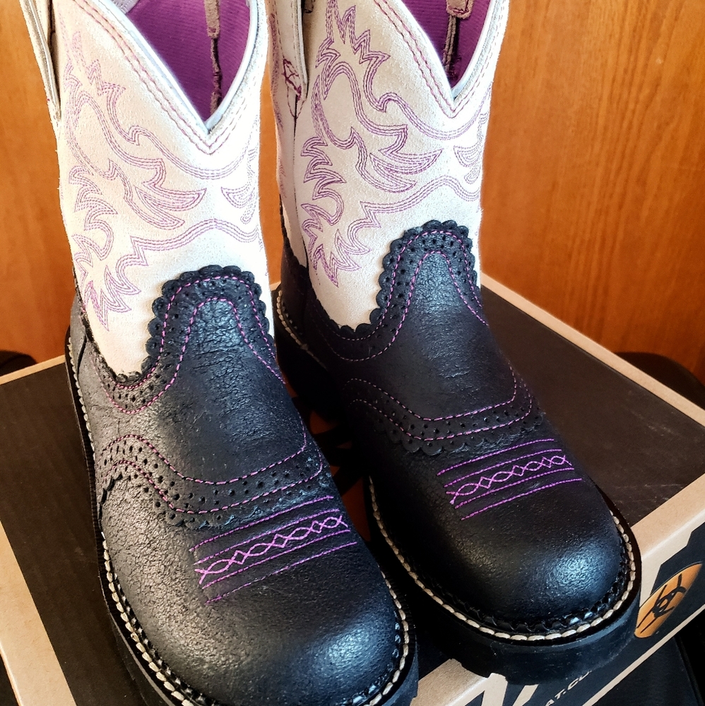 Ariat Womens cowgirl boots